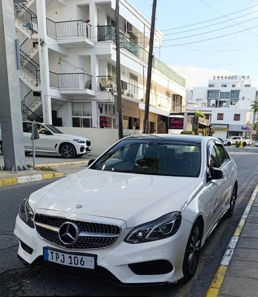 Cimla Taksi - beyaz Mercedes taksi aracı